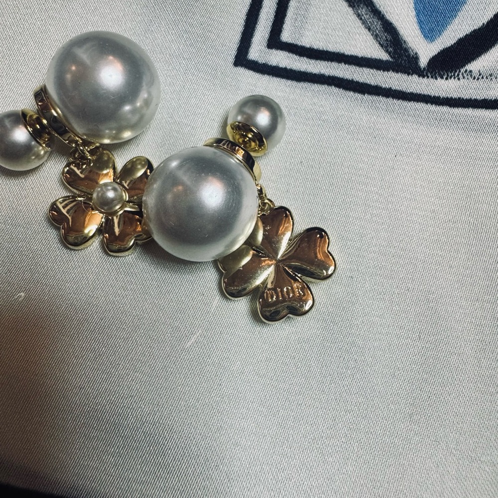 Dior Gold Floral Pearl Drop Earrings - White Pearls - Picture 5 of 5
